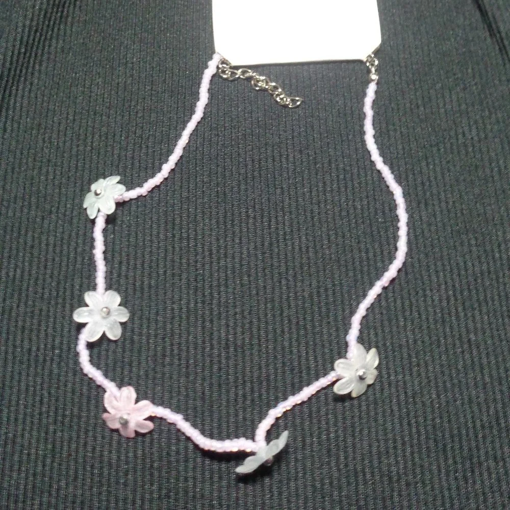 girls flower & bead necklace